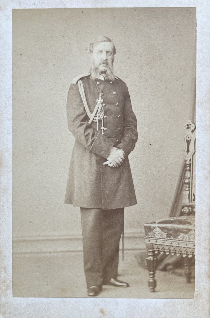 Unbekannter Fotograf, vermutlich St. Petersburg, ca. 1870. Fürst Worontsev (1823-1882), der auch im Krimkrieg diente.