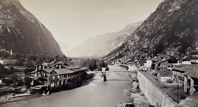 William England, Bard, ca. 1860er. "Panoramic views of Switzerland, Savoy & Italy. Vallée d'Aosta, prise de Fort Bard. Italie".