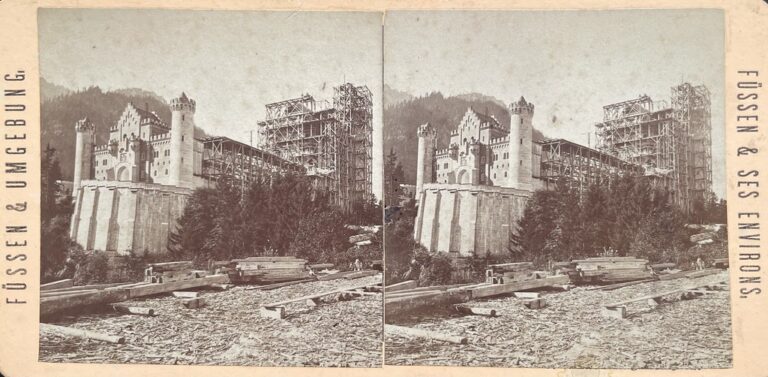 Unbekannter Fotograf (verkauft von Wilhelm Kröner in Bamberg), Schwangau, ca. 1872. Das im Bau befindliche Schloss Neuschwanstein zu Beginn der 1870er-Jahre.